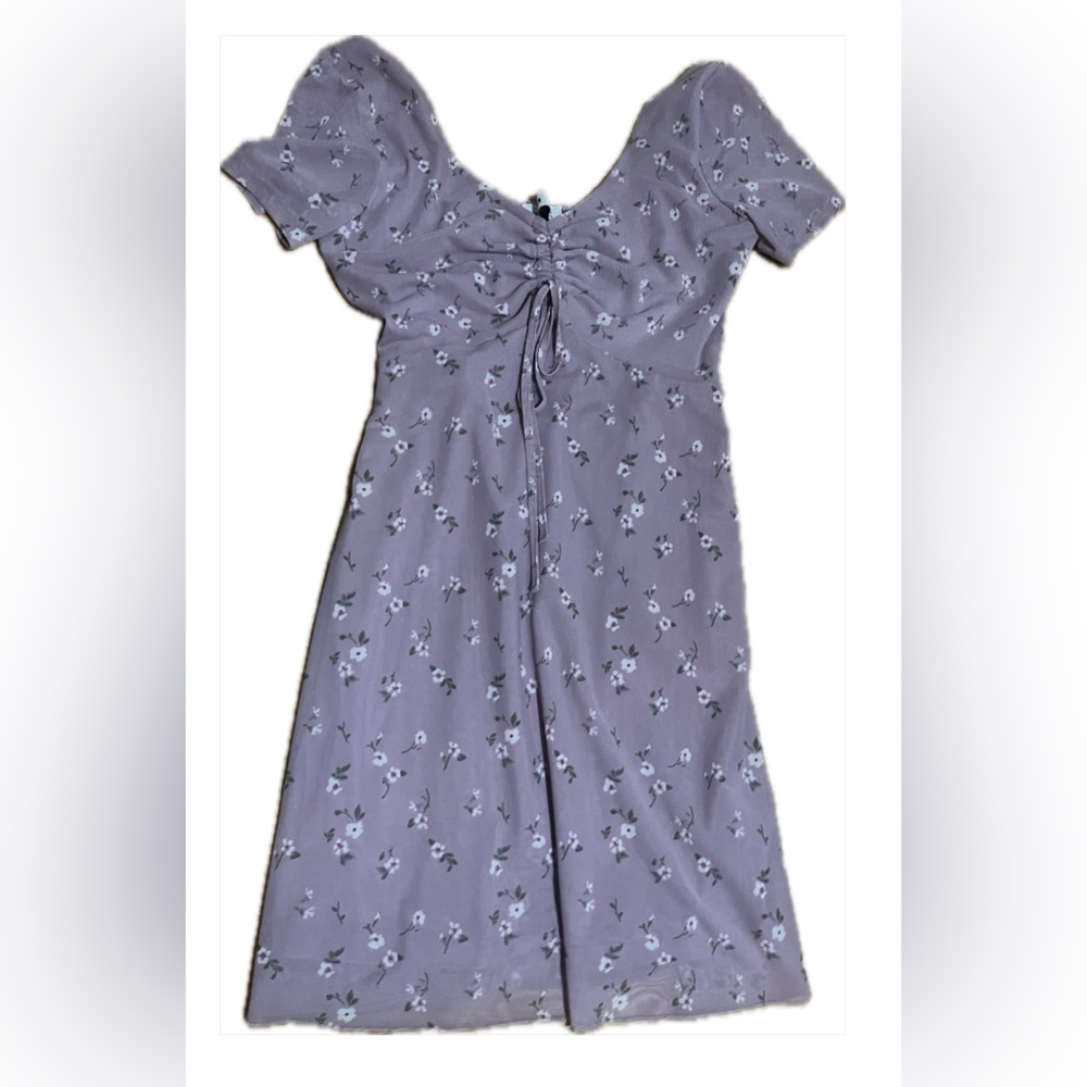 Cute hollister dress in size xs only worn once